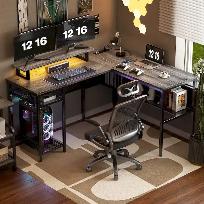 Scrivania a L, multi-colore, singola – ciabatta elettrica, LED RGB e supporto per monitor