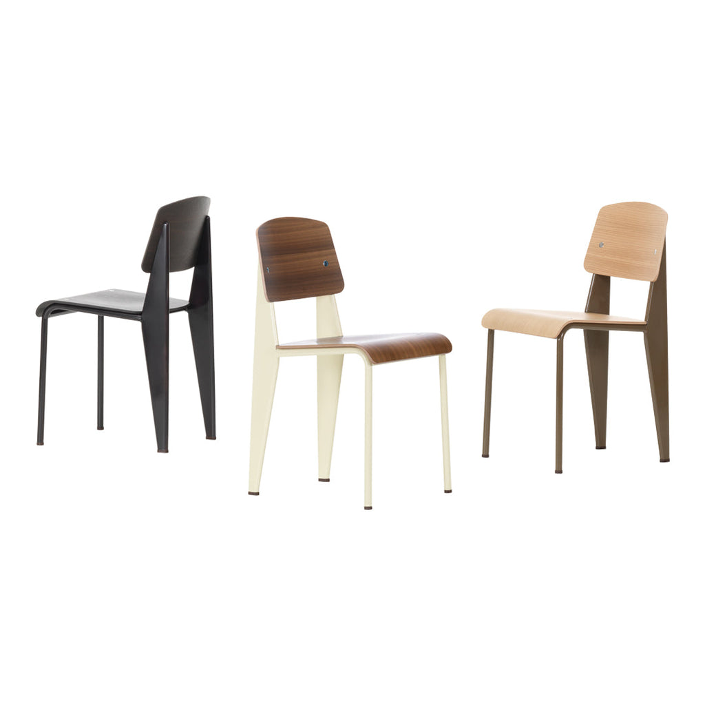 Sedia standard con tubo d'acciaio estetico ingegneristico e legno massello con design strutturale di Jean Prouvé per sala da pranzo