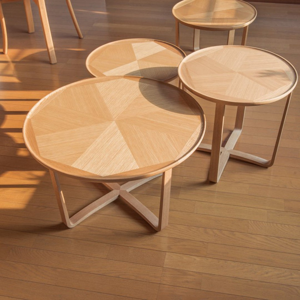 Tavolino rotondo giapponese in legno massiccio naturale con design ispirato al fiore di gerbera per il soggiorno