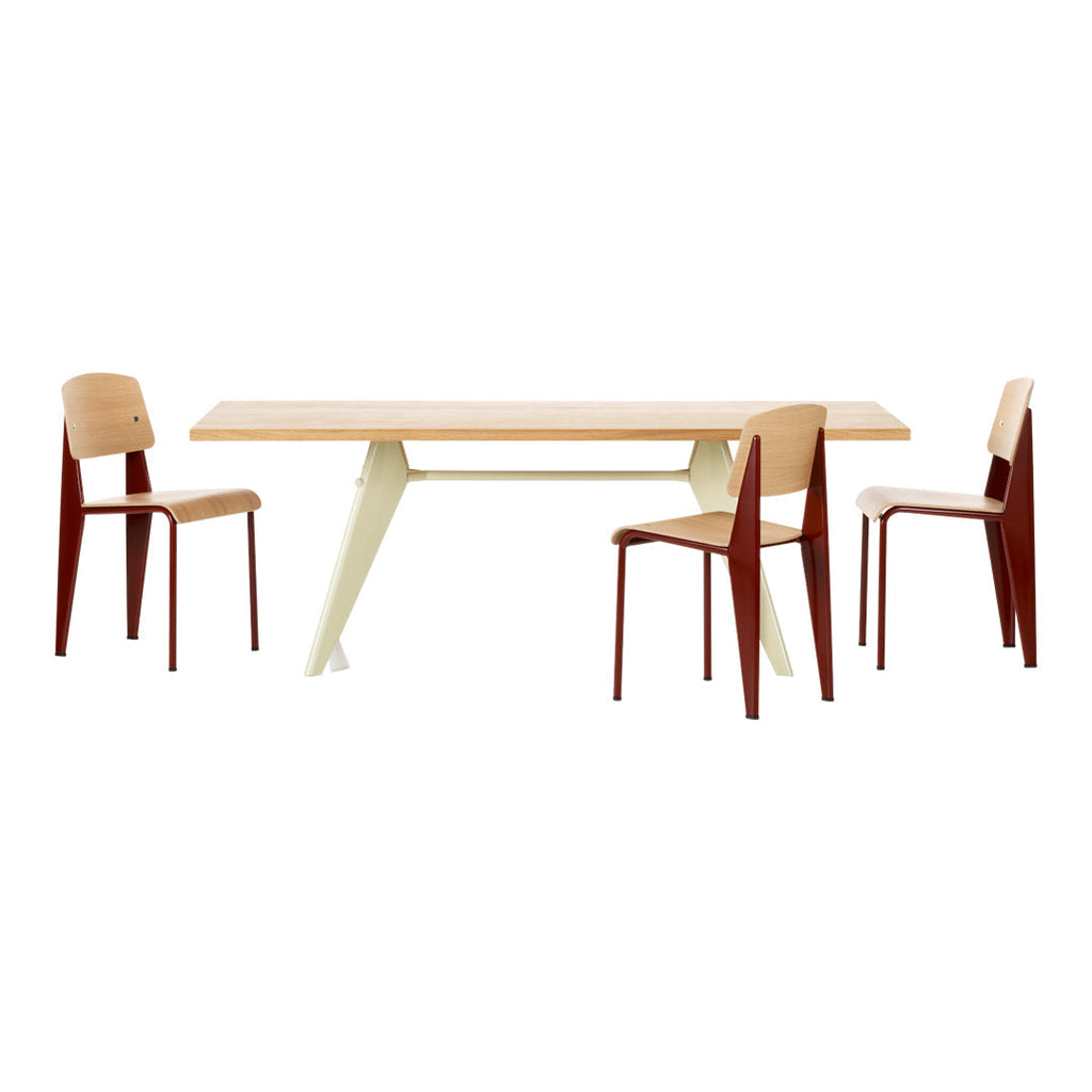 Sedia standard con tubo d'acciaio estetico ingegneristico e legno massello con design strutturale di Jean Prouvé per sala da pranzo