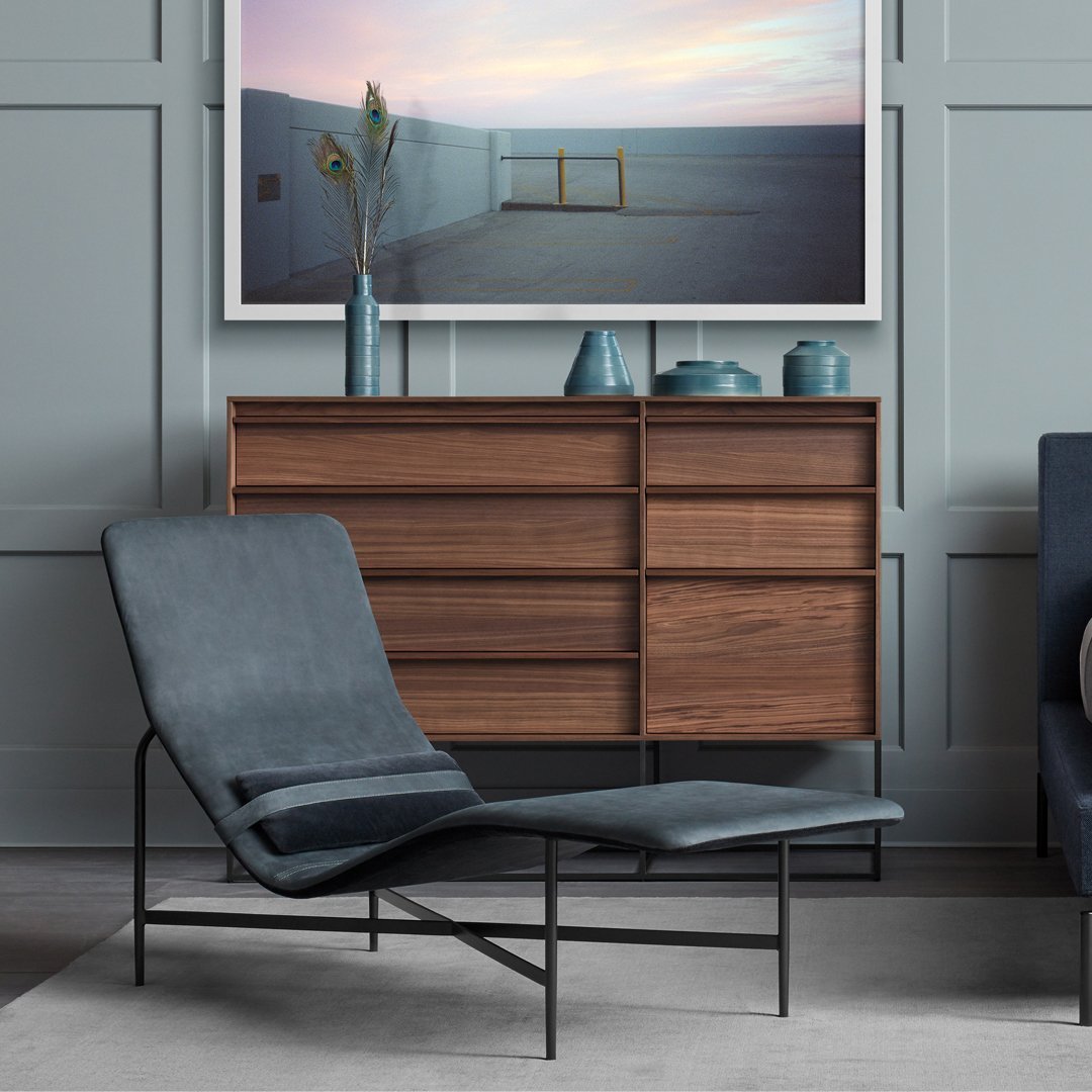 Chaise longue contemporanea industriale in pelle e acciaio con cuscino lombare scorrevole per soggiorno