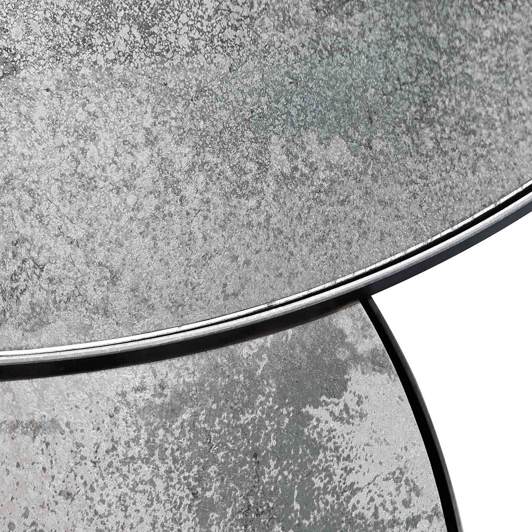 Set di tavolini da caffè a incastro moderni invecchiati vintage con specchio e cornice in metallo e superficie riflettente per soggiorno