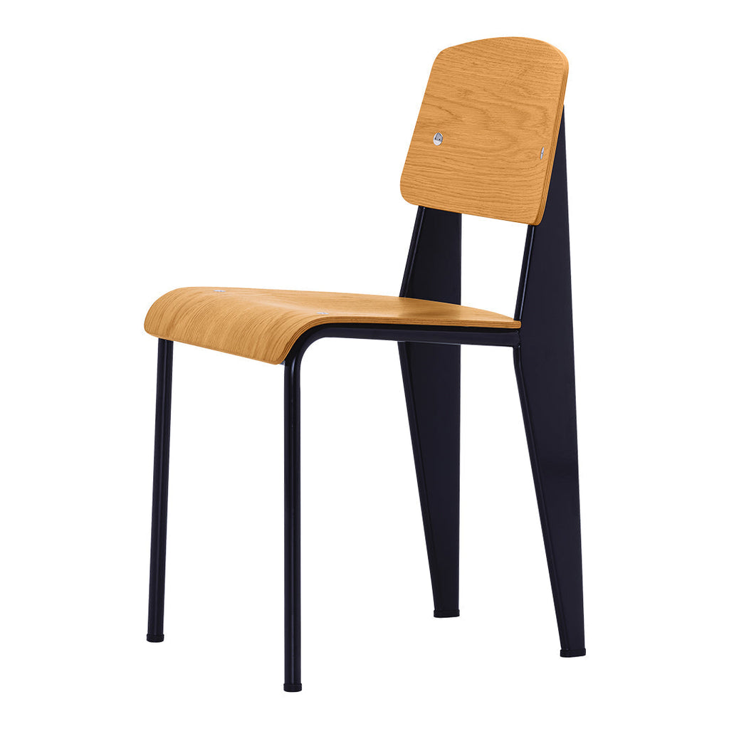 Sedia standard con tubo d'acciaio estetico ingegneristico e legno massello con design strutturale di Jean Prouvé per sala da pranzo
