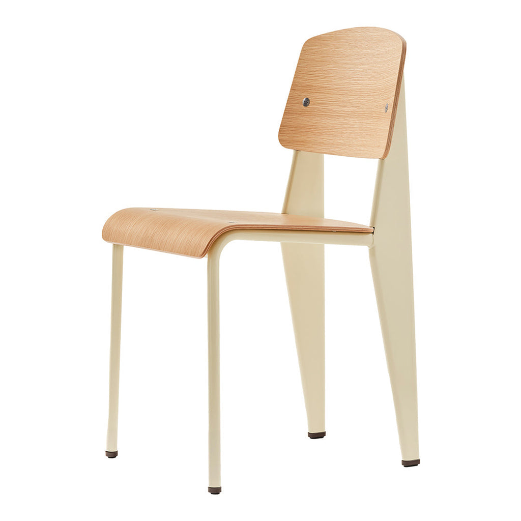 Sedia standard con tubo d'acciaio estetico ingegneristico e legno massello con design strutturale di Jean Prouvé per sala da pranzo