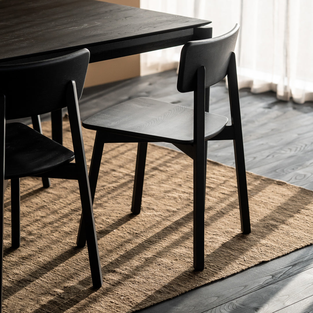 Sedia da pranzo scandinava minimalista in rovere massello europeo con schienale ergonomico curvo per sala da pranzo