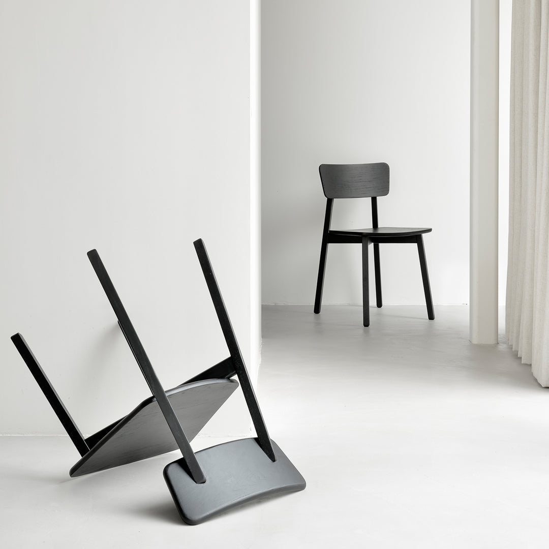 Sedia da pranzo scandinava minimalista in rovere massello europeo con schienale ergonomico curvo per sala da pranzo