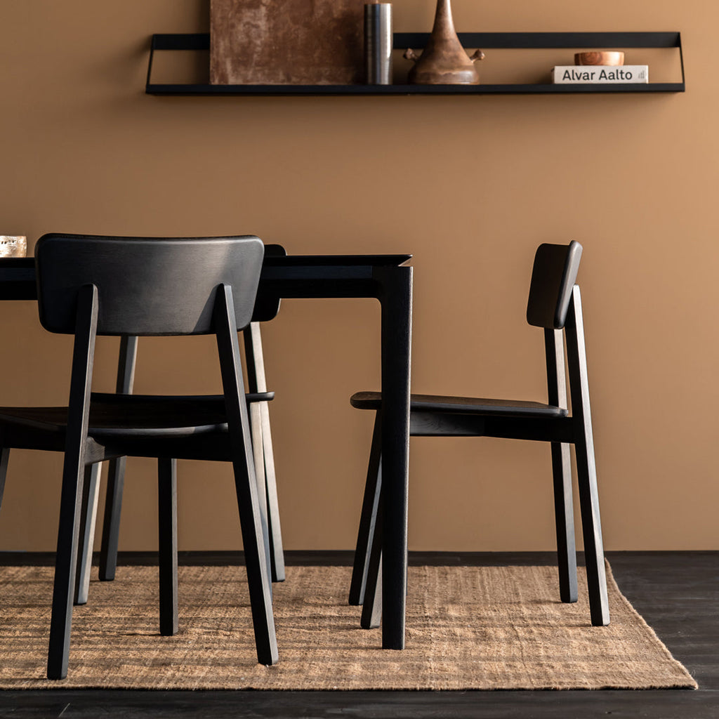 Sedia da pranzo scandinava minimalista in rovere massello europeo con schienale ergonomico curvo per sala da pranzo