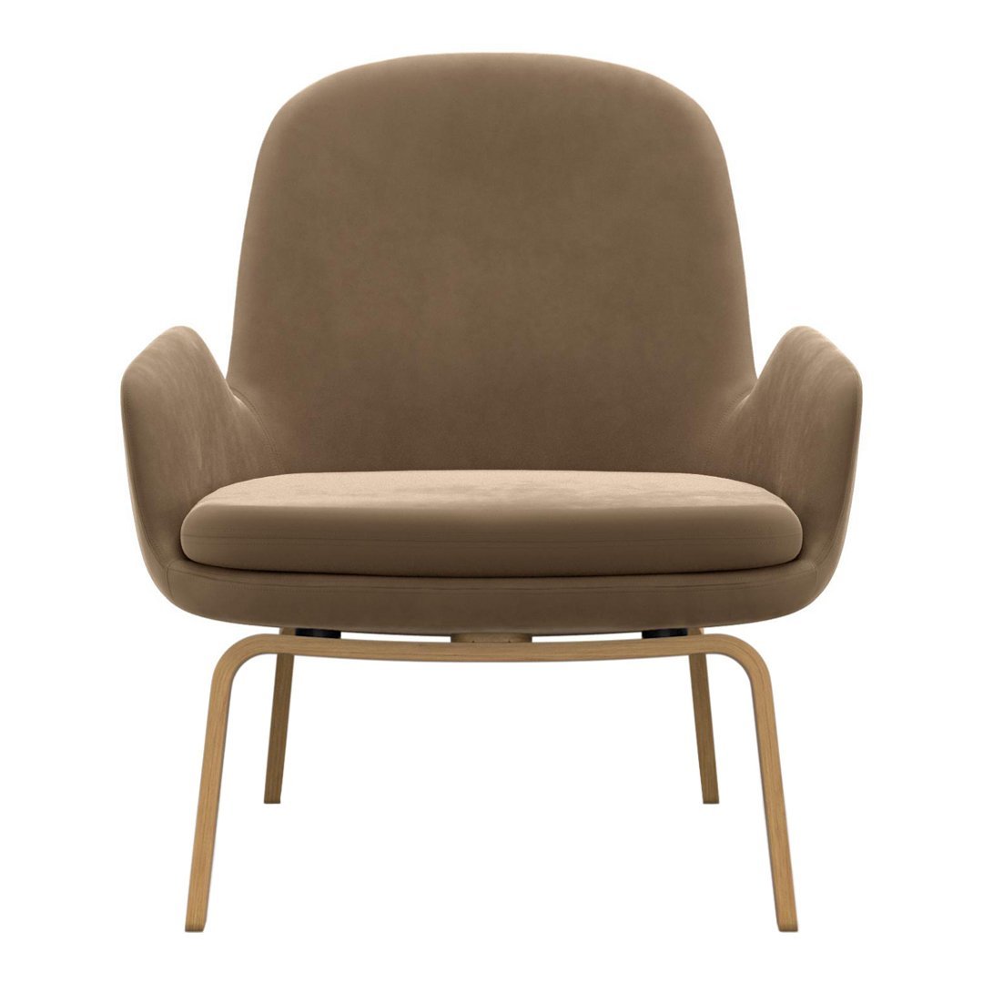 Poltrona bassa Nordic Classic imbottita con gambe in legno e ampio cuscino sagomato per il soggiorno