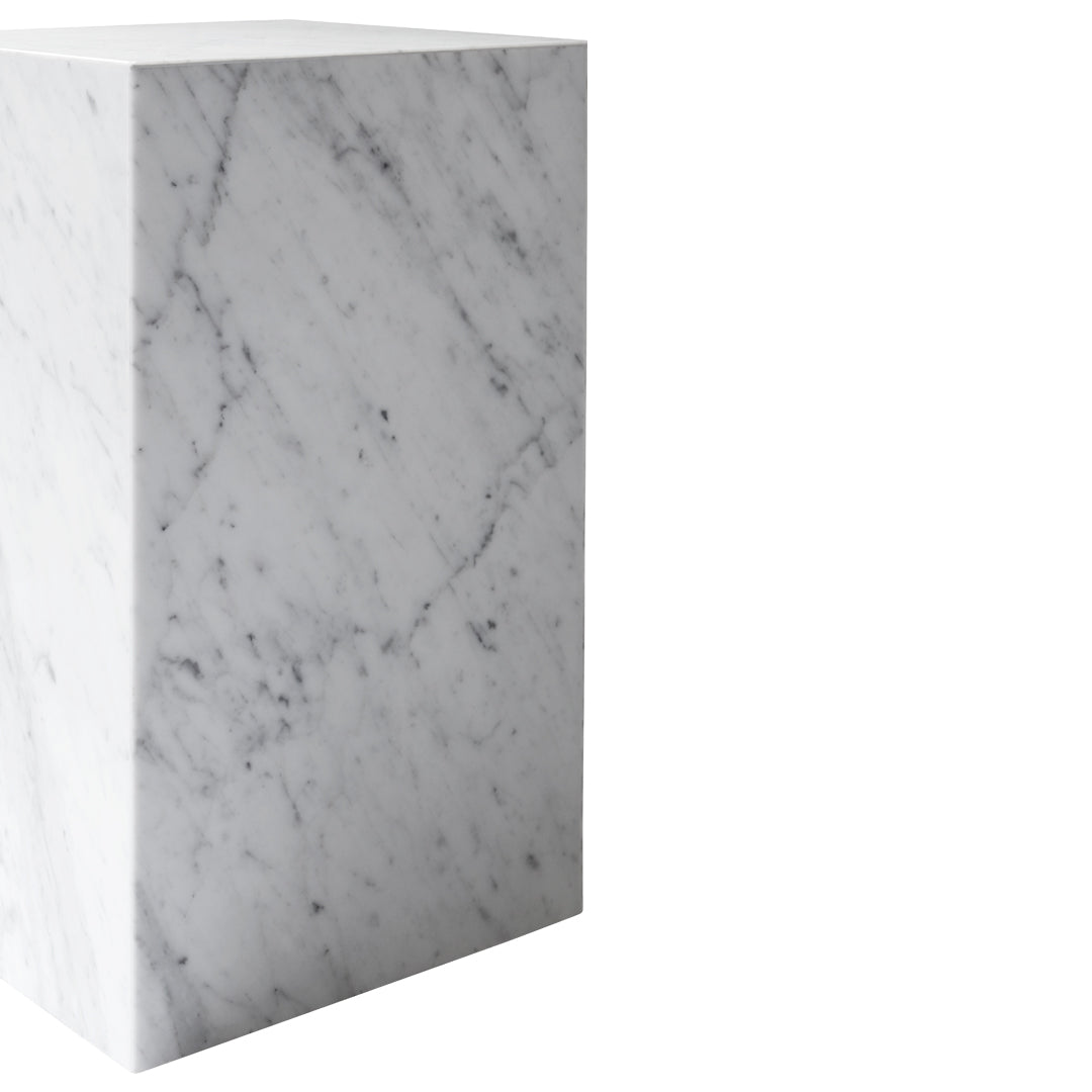 Tavolino Scultoreo Minimalista in Marmo Naturale Alto a Piedistallo con Base Espositiva Multiuso per Soggiorno