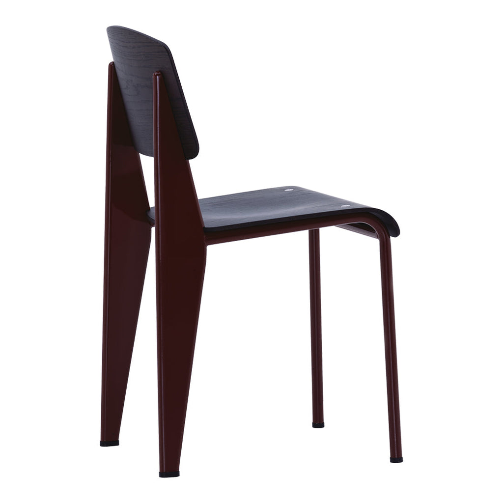 Sedia standard con tubo d'acciaio estetico ingegneristico e legno massello con design strutturale di Jean Prouvé per sala da pranzo