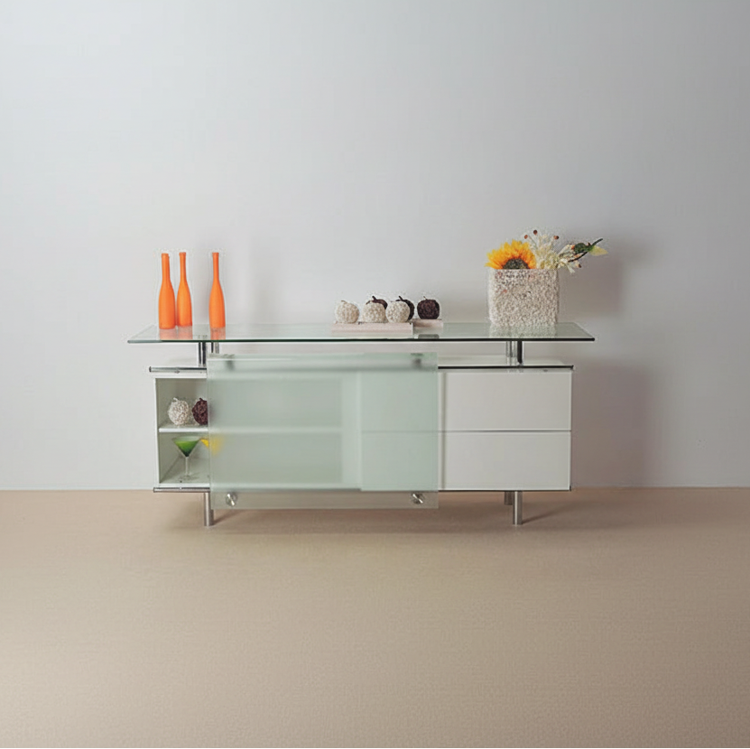 71 Credenza Laccata con Ante Scorrevoli in Vetro Satinato