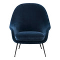 Poltrona lounge scandinava imbottita con schienale alto e forma a guscio ad ala di pipistrello per soggiorno