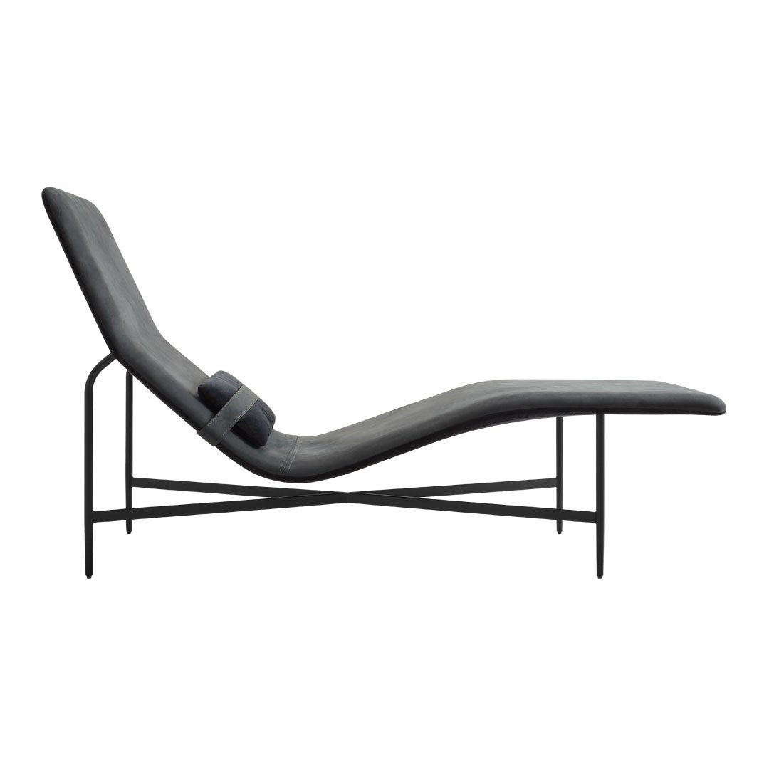Chaise longue contemporanea industriale in pelle e acciaio con cuscino lombare scorrevole per soggiorno