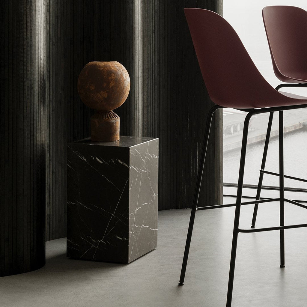 Tavolino Scultoreo Minimalista in Marmo Naturale Alto a Piedistallo con Base Espositiva Multiuso per Soggiorno