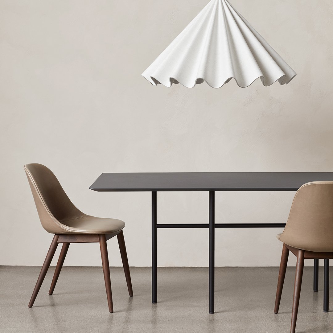 Sedia da pranzo moderna nordica completamente imbottita con braccioli curvati all'esterno e schienale alto per sala da pranzo