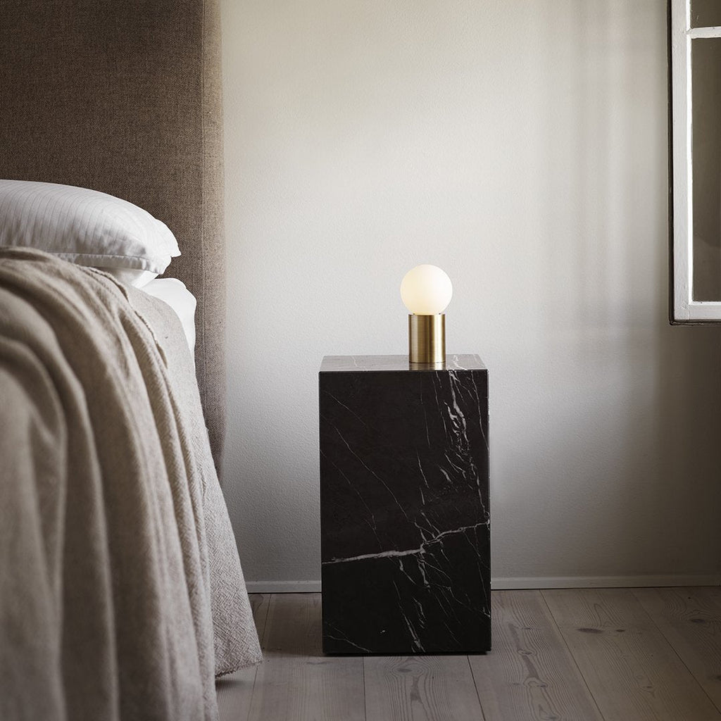 Tavolino Scultoreo Minimalista in Marmo Naturale Alto a Piedistallo con Base Espositiva Multiuso per Soggiorno