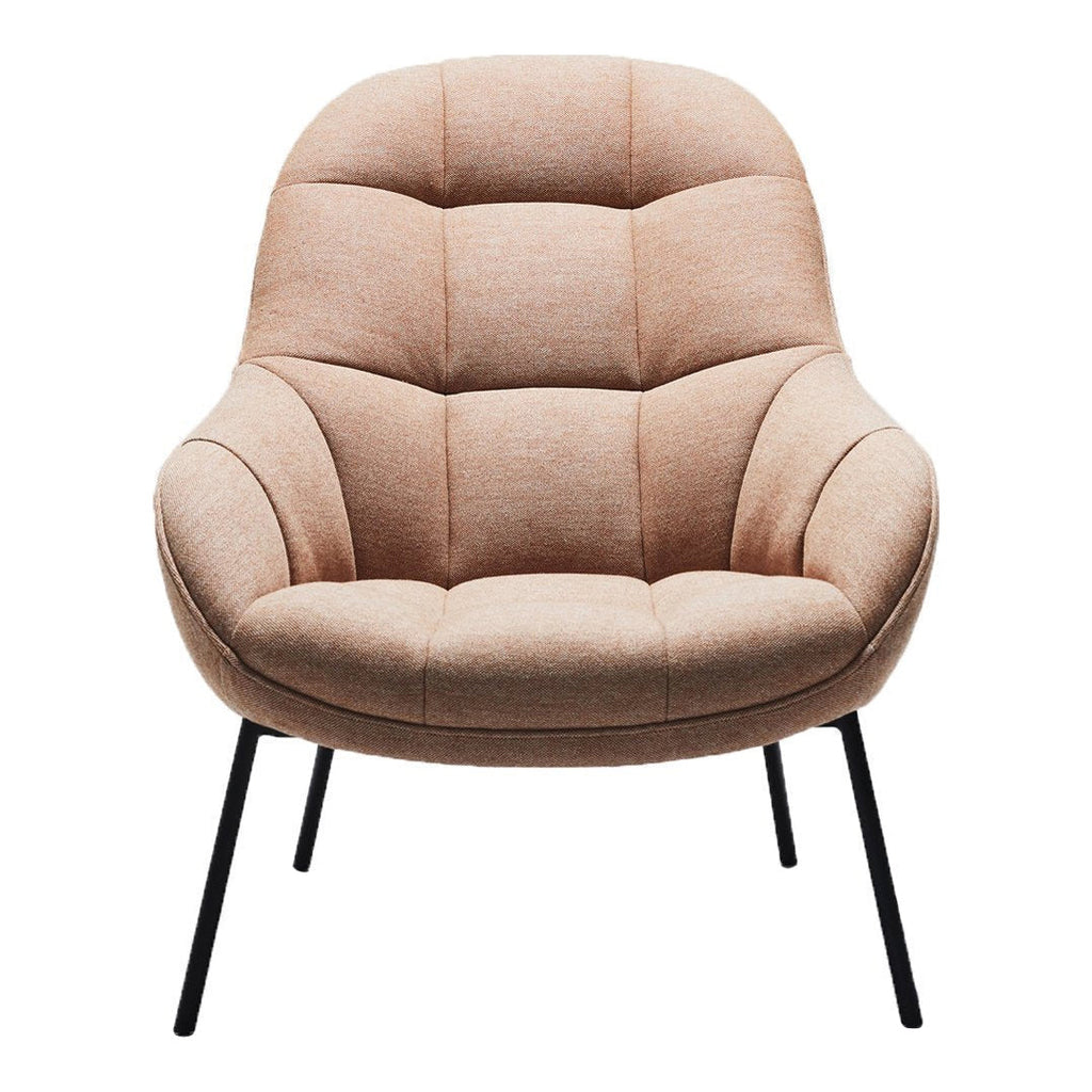 Poltrona lounge moderna e rivestita in tessuto organico con interno ispirato a spicchi di mango, ideale per il soggiorno