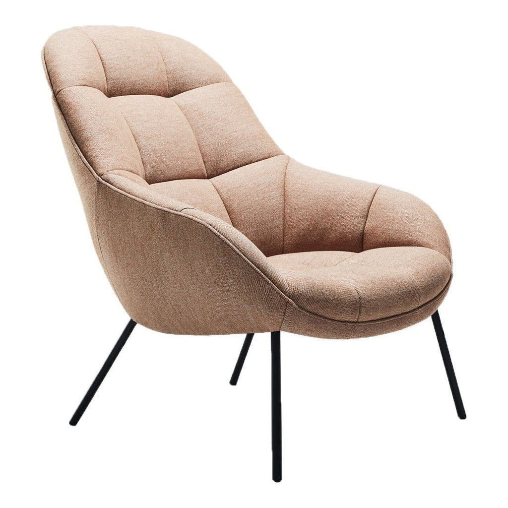 Poltrona lounge moderna e rivestita in tessuto organico con interno ispirato a spicchi di mango, ideale per il soggiorno