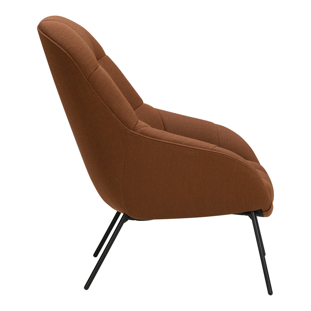 Poltrona lounge moderna e rivestita in tessuto organico con interno ispirato a spicchi di mango, ideale per il soggiorno