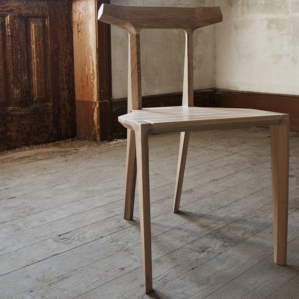 Sedia da pranzo Natural Craft in legno massello con giunzioni leggere ed eleganti per sala da pranzo