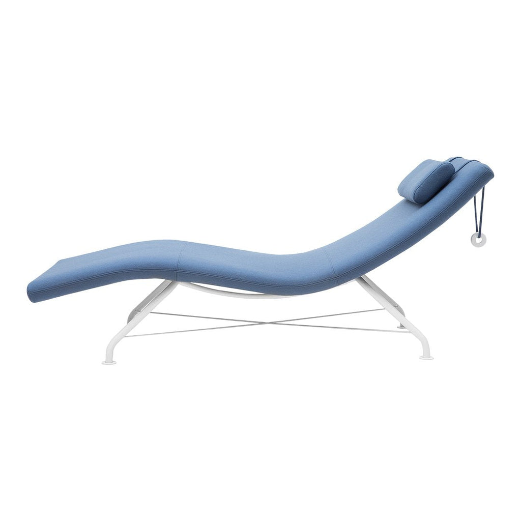 Poltrona moderna minimalista in acciaio e imbottita con linee scultoree per il soggiorno