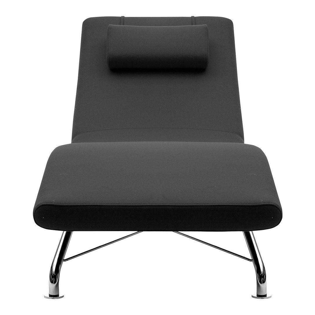 Poltrona moderna minimalista in acciaio e imbottita con linee scultoree per il soggiorno