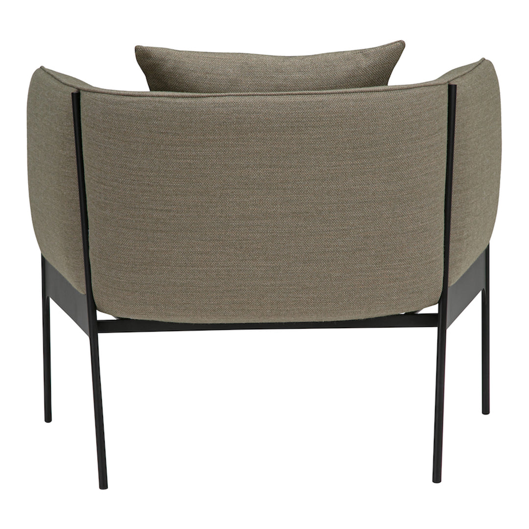 Poltrona lounge di design organico in materiali misti con estetica ispirata ai petali per il soggiorno