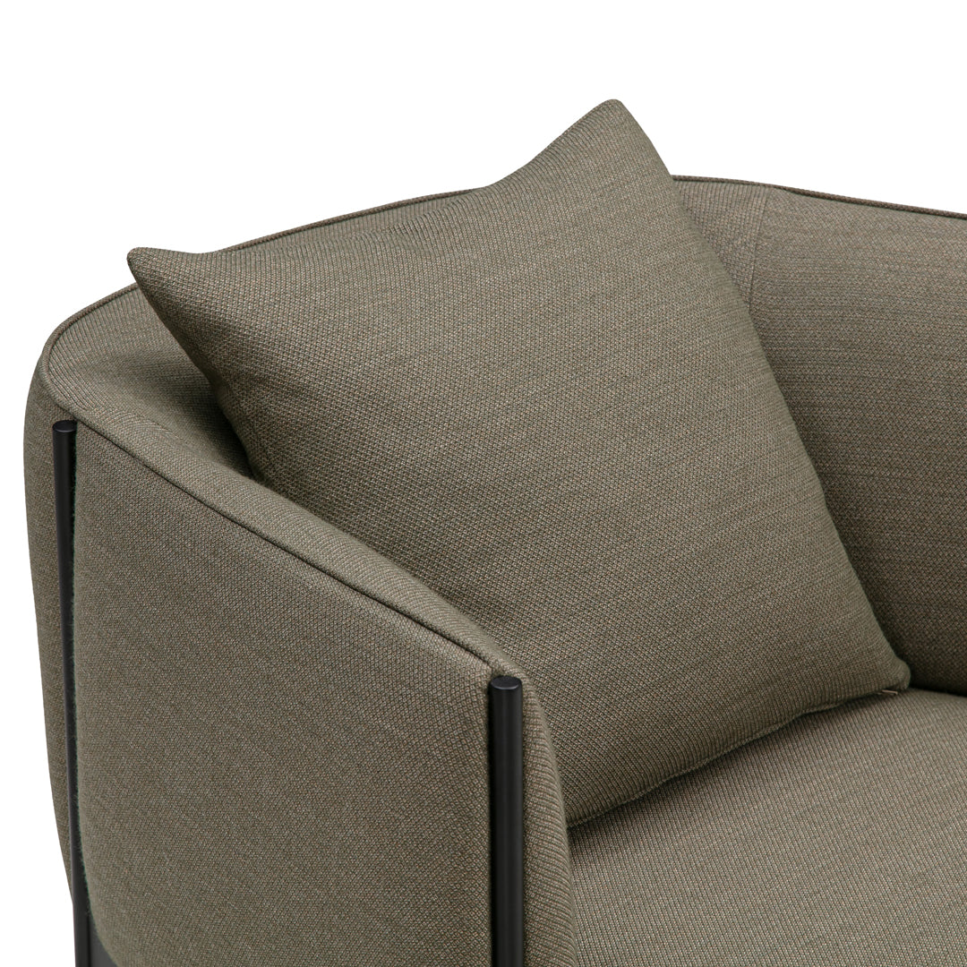 Poltrona lounge di design organico in materiali misti con estetica ispirata ai petali per il soggiorno
