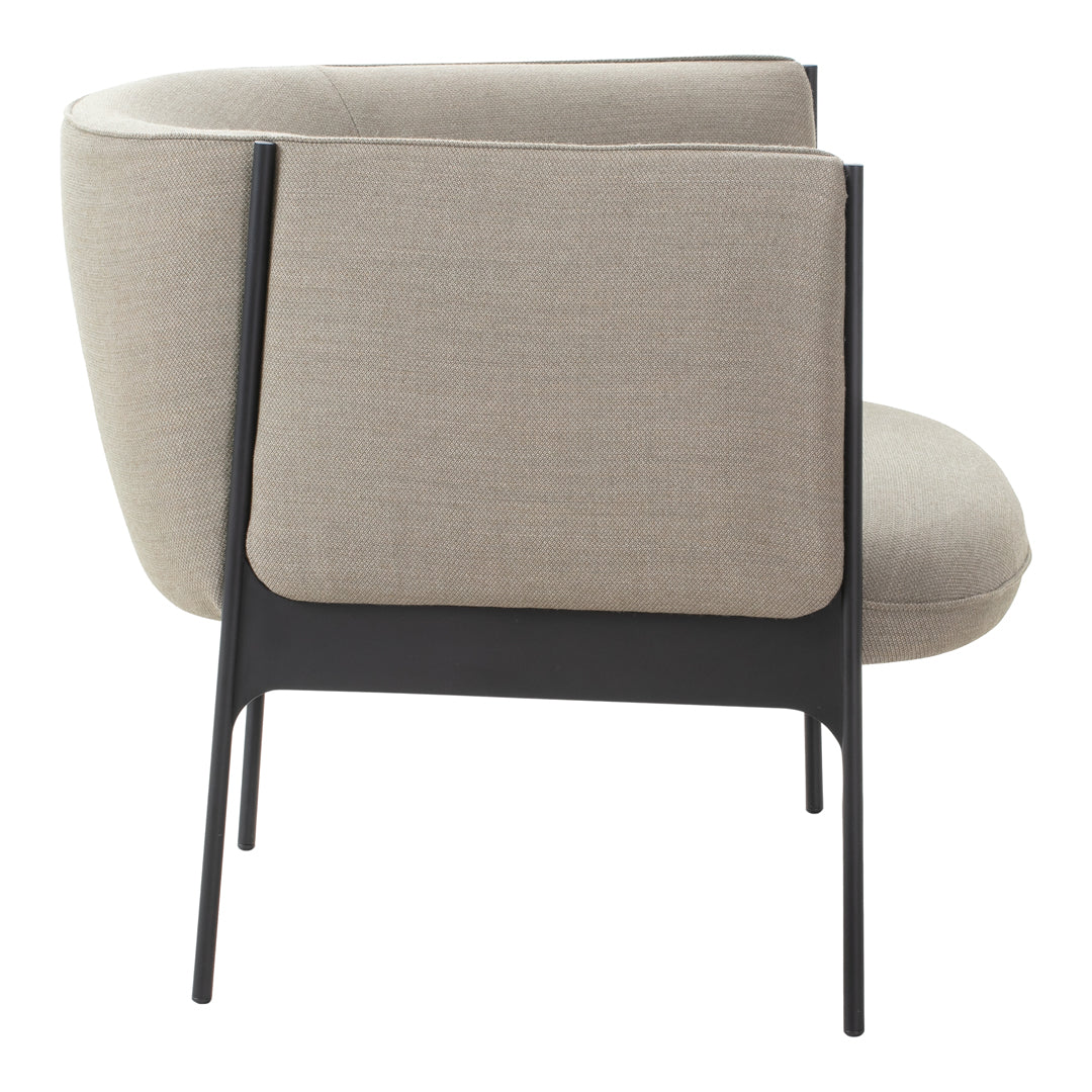 Poltrona lounge di design organico in materiali misti con estetica ispirata ai petali per il soggiorno