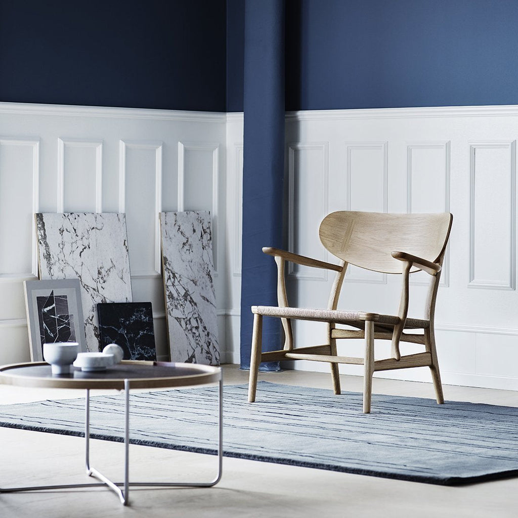 Tavolino da salotto con vassoio Nordic Classic in rovere e acciaio inossidabile con vassoio reversibile a doppia faccia