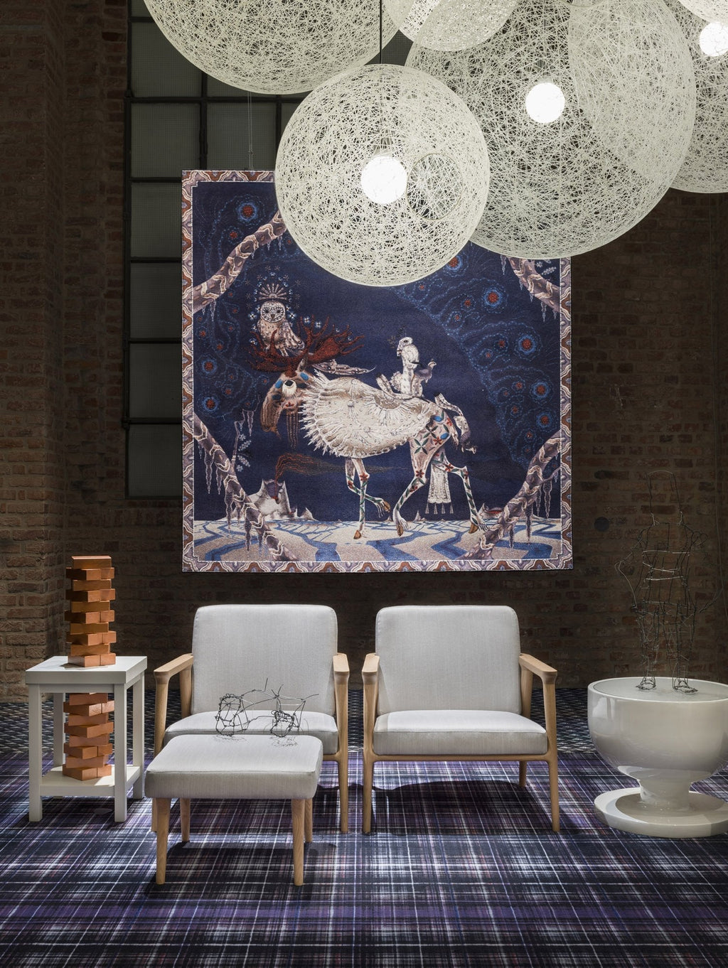 Poltrona Moderna di Lusso Imbottita con Ampio Bracciolo e Design Avvolgente per Soggiorno