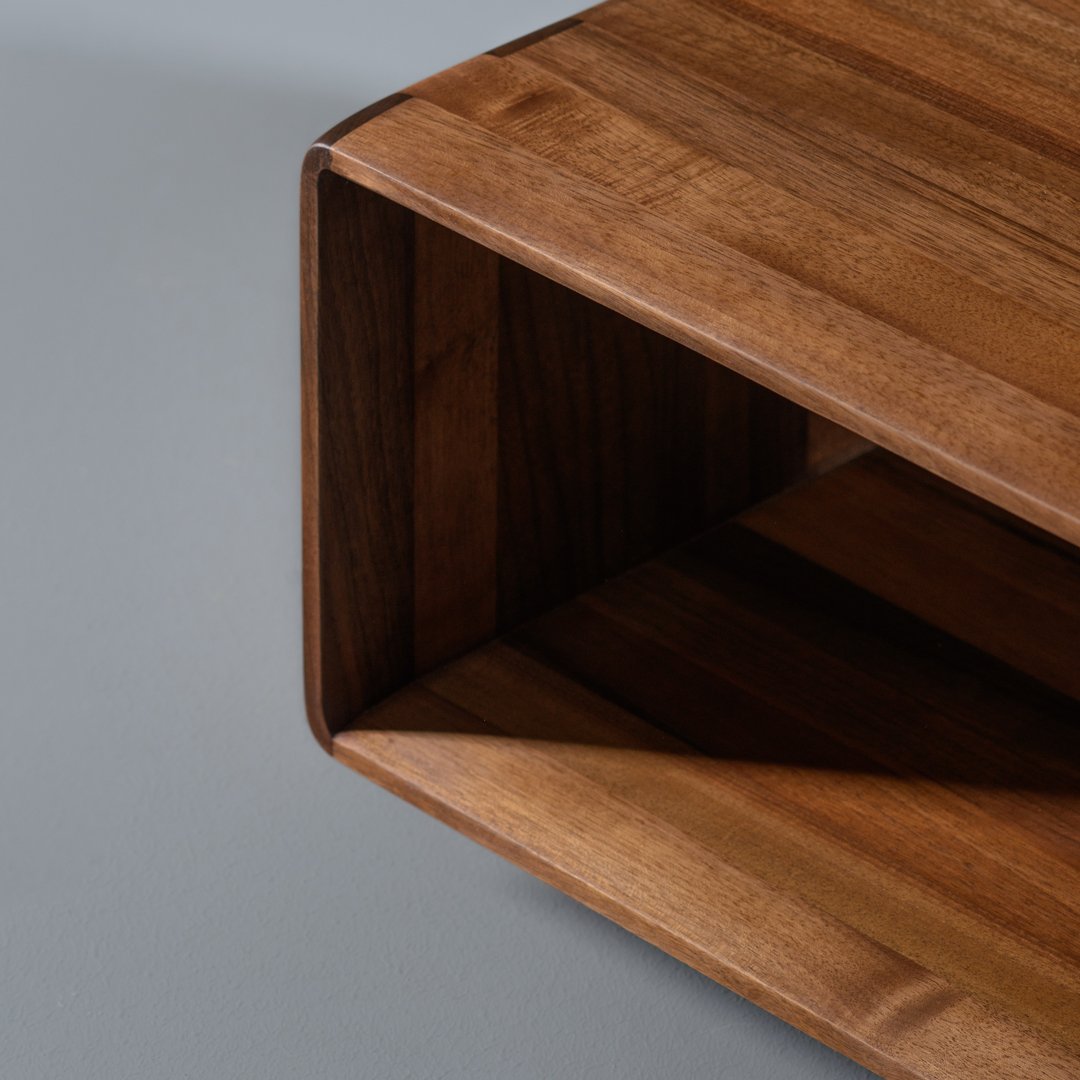 Tavolino da Salotto Cubo in Legno Massello Artigianale Sostenibile con Finitura a Olio Naturale e Cera Applicata a Mano