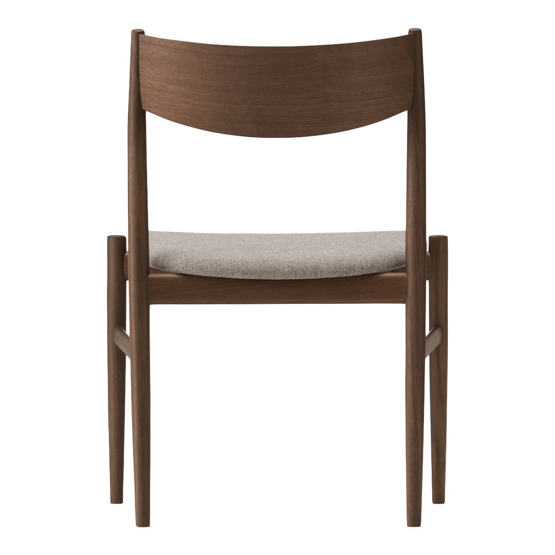 Sedia laterale minimalista giapponese in legno massello e imbottita con design dalle proporzioni perfette di Naoto Fukasawa per la sala da pranzo